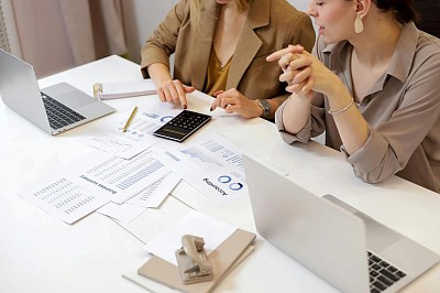 Simula il tuo finanziamento online: trova il prestito ideale in pochi clic! Ottieni una stima rapida e personalizzata del tuo prestito grazie alla simulazione online. Confronta le offerte, modifica le tue rate mensili e trova la soluzione di finanziamento più adatta al tuo budget. Semplice, veloce e senza impegno, questo strumento ti aiuta a prendere la decisione migliore in totale trasparenza. Provalo subito e finanzia i tuoi progetti in tutta tranquillità!