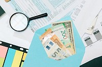 Di quanto finanziamento hai bisogno? Simula il tuo prestito online da 900.000 €! Che si tratti di un importante progetto immobiliare, di un investimento professionale o di un acquisto di valore elevato, simulare online un prestito di 900.000 € ti consente di determinare rapidamente le tue rate mensili, il costo totale del prestito e di ottimizzare il tuo piano di finanziamento. Grazie agli strumenti di simulazione gratuiti e facili da usare, puoi confrontare diverse offerte e scegliere la soluzione più vantaggiosa per te. Prendi il controllo del tuo finanziamento e ottieni una stima affidabile in pochi clic!