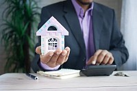 Con i prestiti Caletta Carmela dai forma ai tuoi sogni più belli! Realizziamo insieme i tuoi progetti più ambiziosi con i prestiti CalettaCarmela! Che tu stia finanziando un acquisto, ristrutturando la tua casa o realizzando il sogno di un viaggio, le nostre soluzioni di finanziamento flessibili e accessibili ti danno la libertà di realizzare i tuoi sogni. Approfitta di tariffe competitive, rimborsi personalizzati in base alle tue esigenze e di una procedura semplice e veloce per ottenere fino a 30.000 € in sole 48 ore. Scopri la flessibilità unica del nostro prestito Duttilio e trasforma i tuoi sogni in realtà con Caletta Carmela!