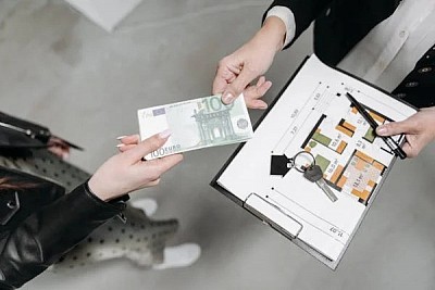 Prestito da 15.000 €: realizza tutti i tuoi progetti con Caletta Carmela Con un prestito di 15.000 € di Caletta Carmela hai la possibilità di realizzare tutti i tuoi progetti personali, pianificati o meno. Che tu stia finanziando l'acquisto di un'auto, ristrutturando la casa, affrontando spese urgenti o pianificando il viaggio dei tuoi sogni, questo prestito ti fornisce il denaro di cui hai bisogno per andare avanti. La richiesta è semplice, veloce e consente di ricevere i fondi in sole 48 ore. Grazie a condizioni flessibili e tariffe competitive, Caletta Carmela ti supporta nel realizzare i tuoi desideri e progetti di vita.